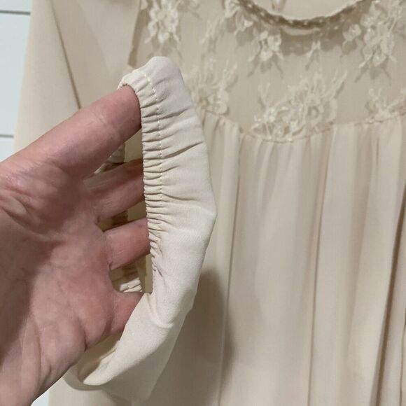 BCBG Max Azria | Top Cream Lace Delicate Feminine Long Sleeve- Small - Picture 5 of 9